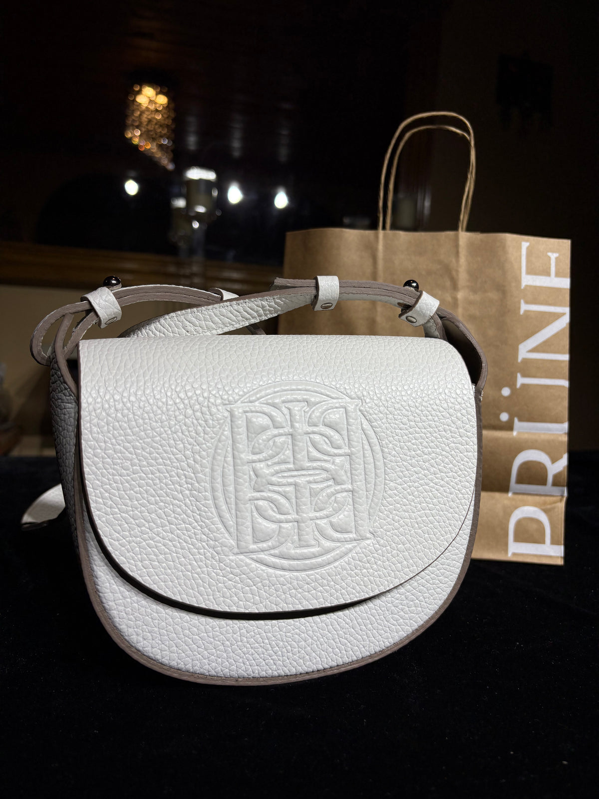 Cartera White