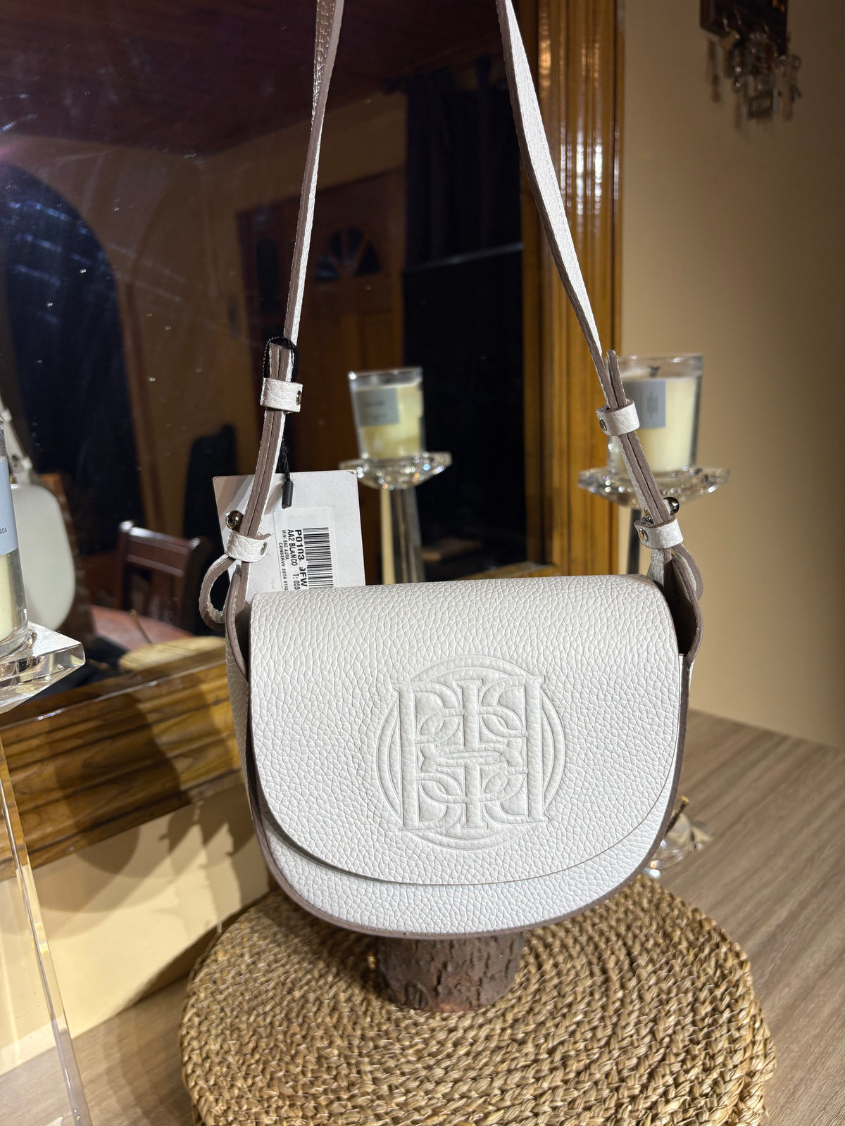 Cartera White